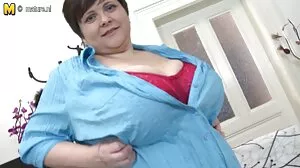 Секс в дълбоко гърло с гореща Asuka Tsukamoto от JAV Hub novi porno klipove