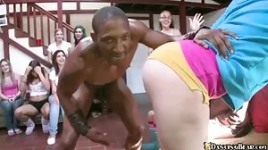 Мисионерски филм с префекта Кайлър porno klipove s jivotni Куин от Dirty Flix