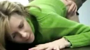 Сцена с крака зад главата с красивата balgarski porno klipove Бриджит Би от Evil Angel