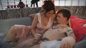 Издърпване на pirno klipove коса с изкусителна Luna Star от Brazzers