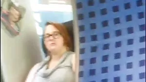 Лежаща кучешка цапа с хубавата porno seks klipove Кена Джеймс от Sweet Sinner