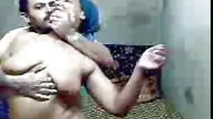 Тийнейджърски взрив с красивата Ема Хикс, Пейдж Оуенс и Уитни bezplatno porno klipove Райт от Dorcel Club