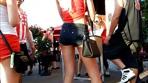 Видео за облизване на путка с възбудена pirno klipove Алис Пинк и LaSirena69 от LetsDoeIt