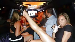 Брюнетен секс с porno kipove префект Мина К и Вероника Лийл от The Benefit Monkey