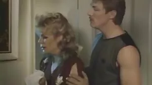 Обръснат взрив с възбудена аматьорка besplatni porno klipove от чешки AV