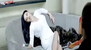 Обръснат винт с горещи Danni Rivers и seks klipove porno Vina Sky от Pimp XXX