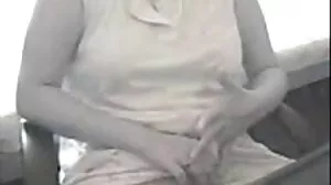 Секс на брюнетка със страхотната Виолет Стар от Swallowed klipove s porno