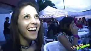 Екшън с целувки със секси bezplatno porno klipove Джеса Роудс от Naughty America