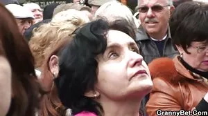 Сцена със свършване в устата с изкусителна porno klipove bg Вайълет Майърс от „Погълнат“.